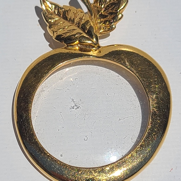 Vintage Gold Tone Magnifying APPLE SHAPE Pendant 2 1/4" - Picture 1 of 4